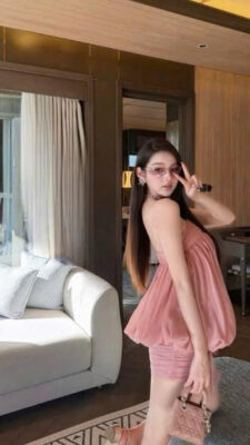 váy hồng xếp tầng